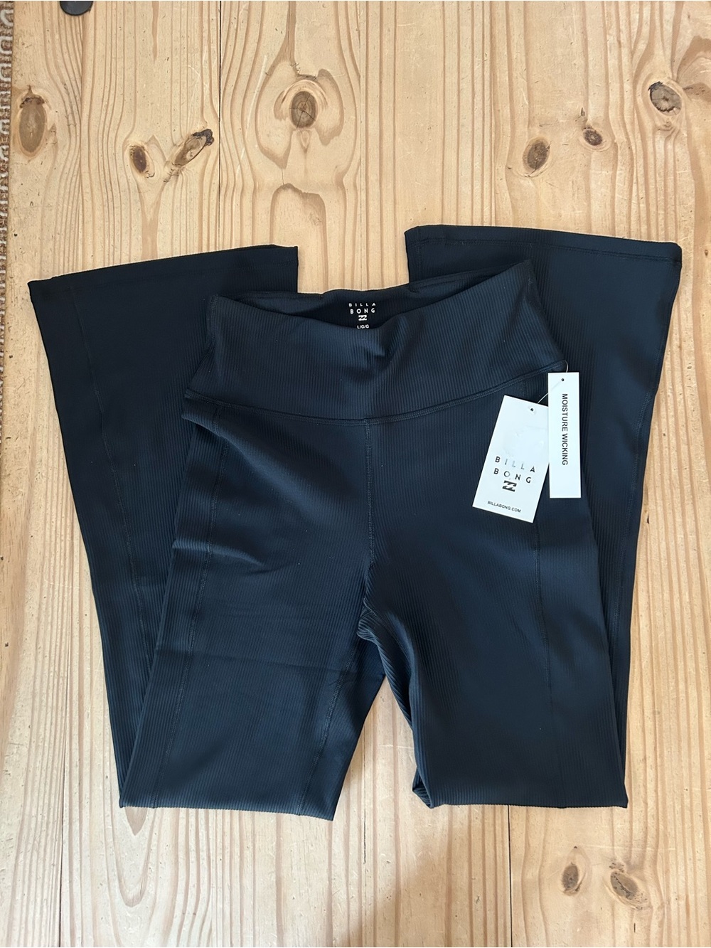 NWT Billabong Black Coastline Rib Flare High-Waist Flare Pants Leggings